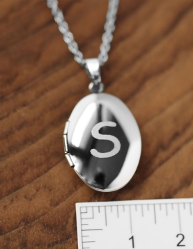 Kapaklı Oval Kolye Resimli Açılır Kapaklı Oval Kolye Resimli Açılır