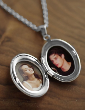 Kapaklı Oval Kolye Resimli Açılır Kapaklı Oval Kolye Resimli Açılır